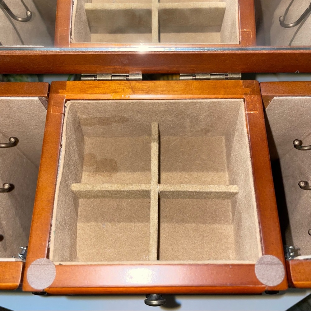 Jewelry Box/Storage - Picture 7 of 7